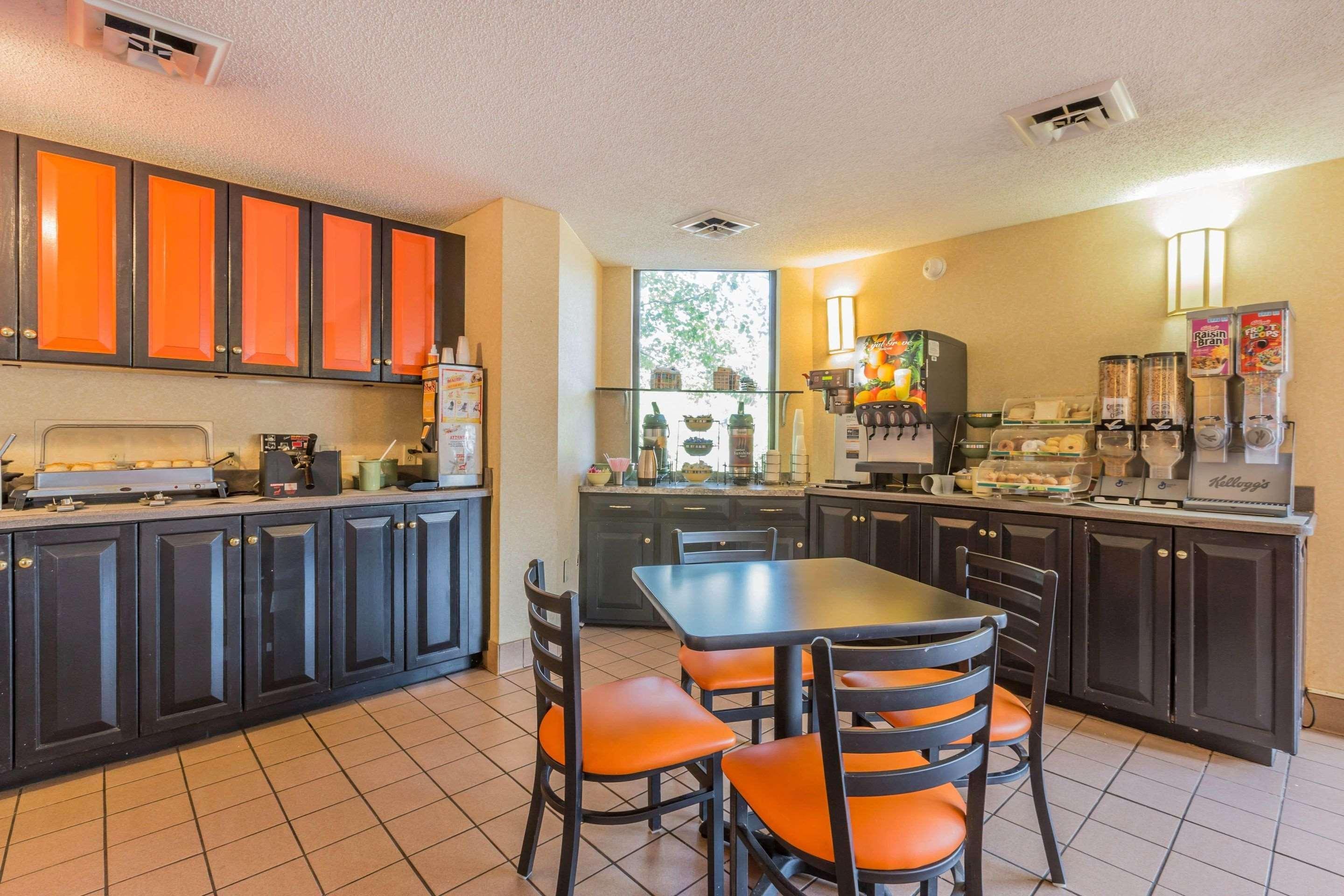 Quality Inn Greer Εξωτερικό φωτογραφία